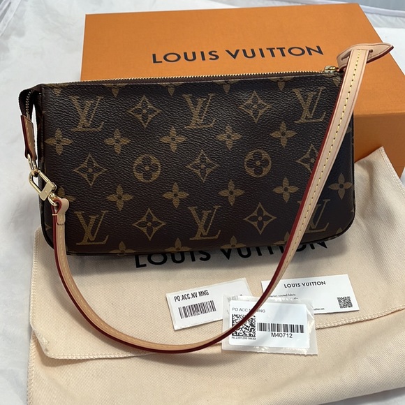 Louis Vuitton Monogram Canvas Pochette Accessories - Picture 3 of 13